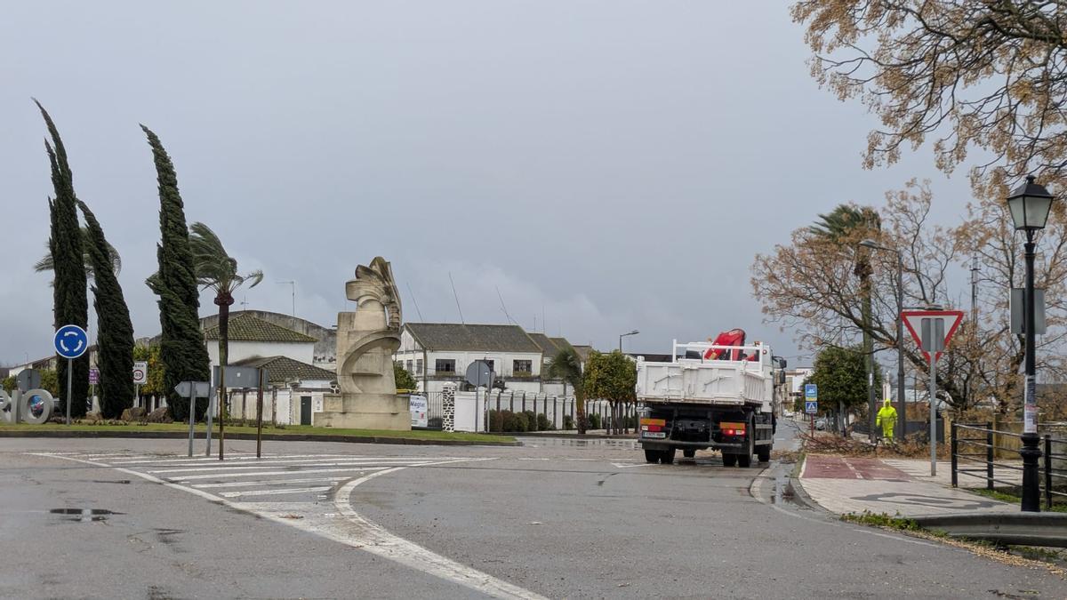 Vía de acceso a Palma del Río este miércoles.