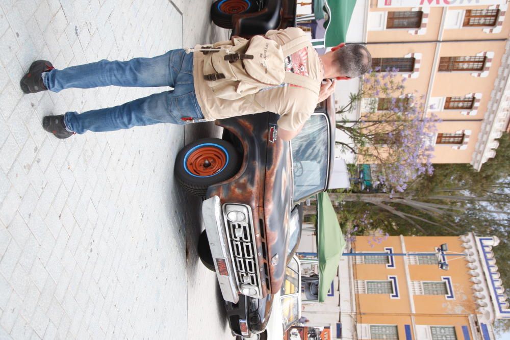 Feria de coches antiguos en el Cuartel de Artillería