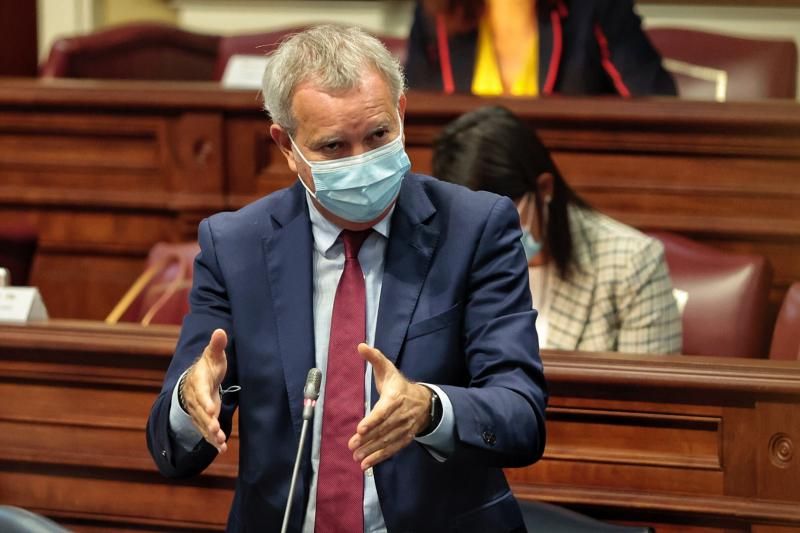 Pleno en el Parlamento de Canarias (13/10/21)