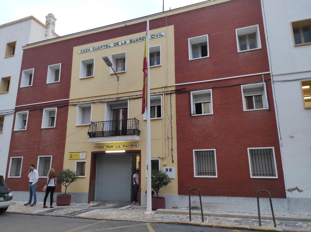 Imagen de la fachada del cuartel de la Guardia Civil de Burriana.