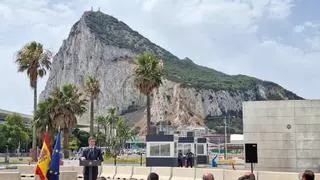 Pedro Sánchez entierra la Verja a los pies del Peñón: "Las fronteras son cicatrices de la historia; hoy cerramos una herida abierta"