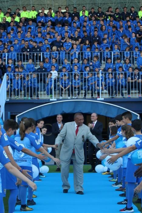 La puerta número 6 del estadio del Málaga CF recibe el nombre del exfutbolista marroquí del club blanquiazul.