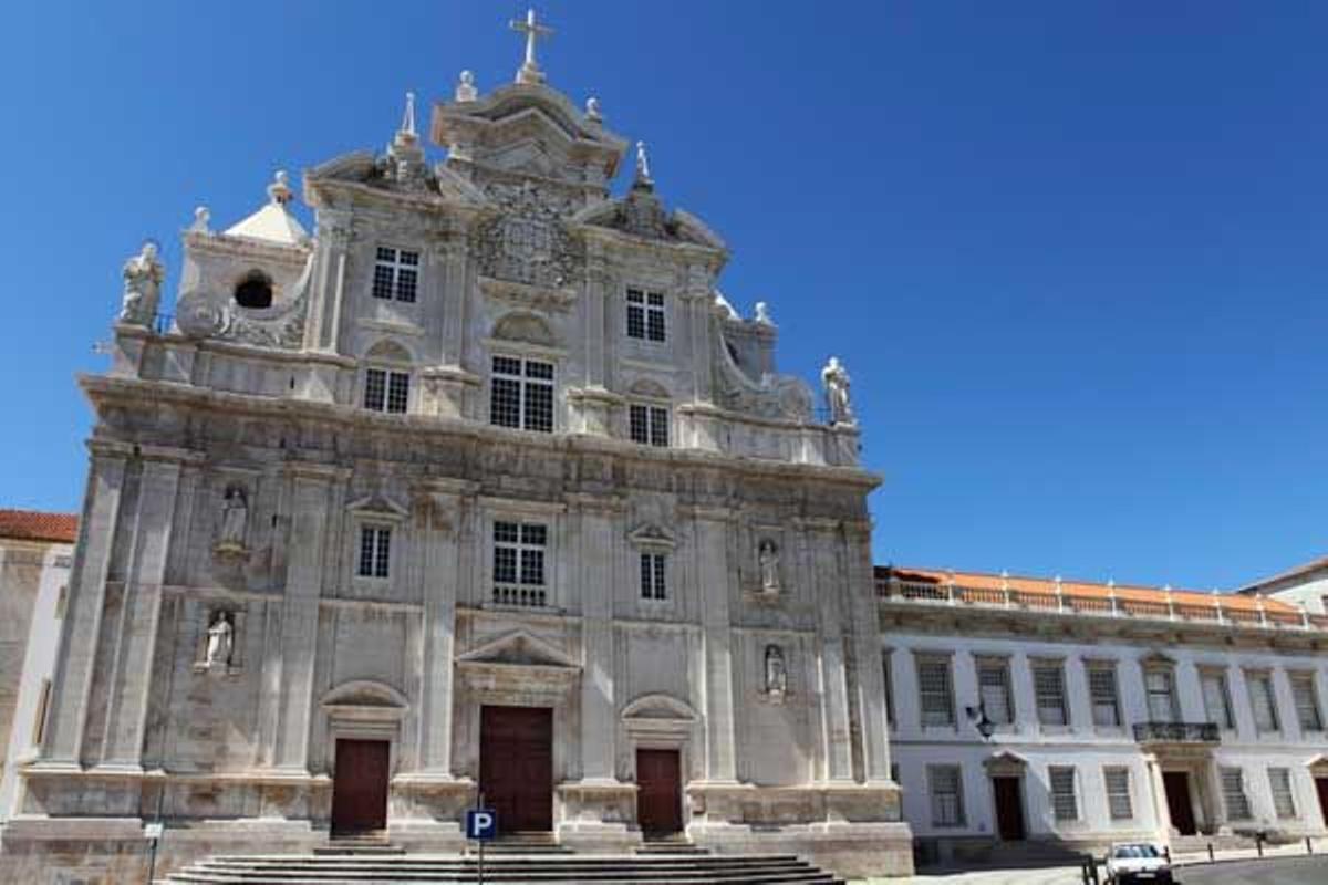 La Catedral Nueva o Se Nova de Comibra fue inicialmente un colegio jesuíta