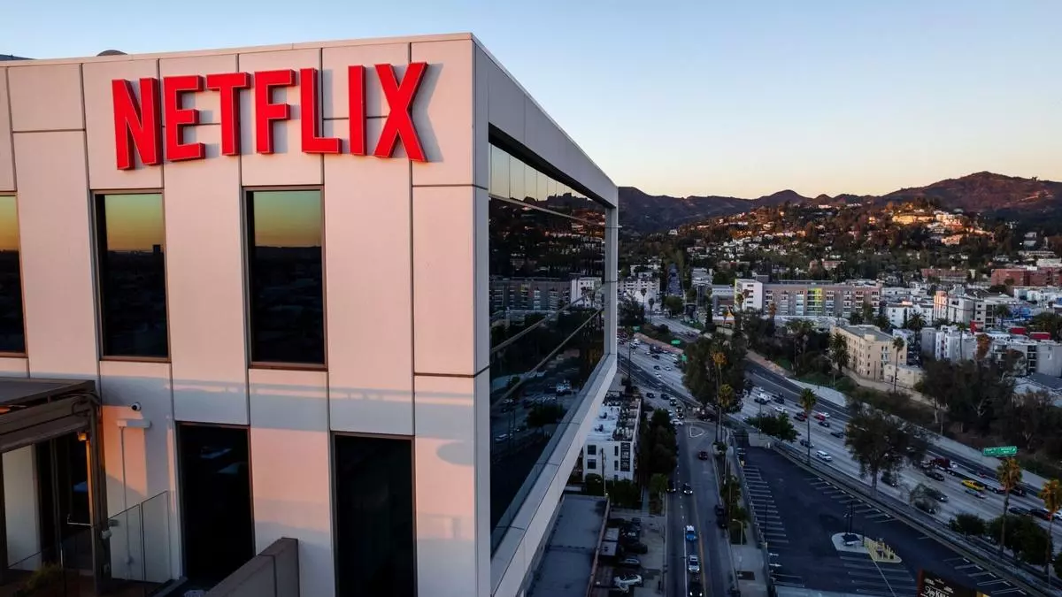 La compra de Warner por Netflix: ¿cómo afectará a los clientes de las plataformas?