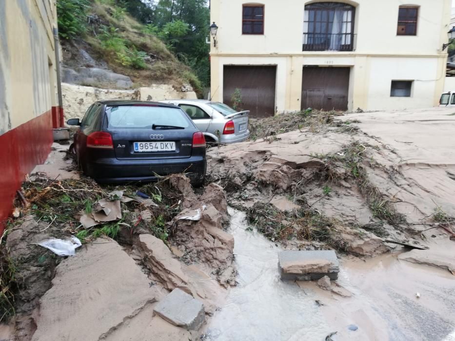 El río Clariano desbordado a su paso por Ontinyent