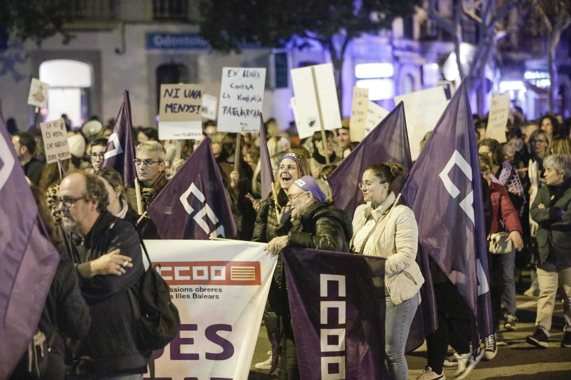 Manifestación 25N en Mallorca: Las feministas de Mallorca hacen suyo el «se ha acabado»