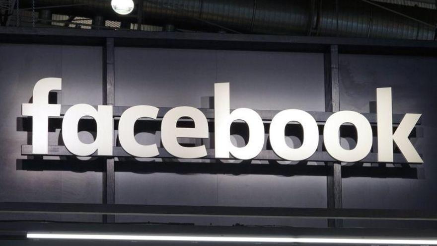 El Reino Unido multa a Facebook por el escándalo de Cambridge Analytica