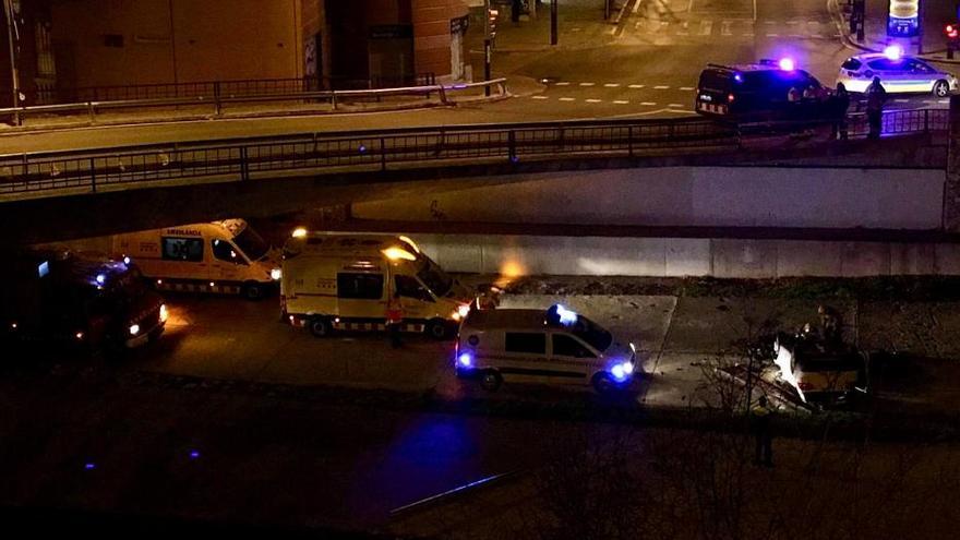 Un jove que triplicava la taxa d&#039;alcohol s&#039;estimba amb el cotxe daltabaix del pont de l&#039;Areny de Girona