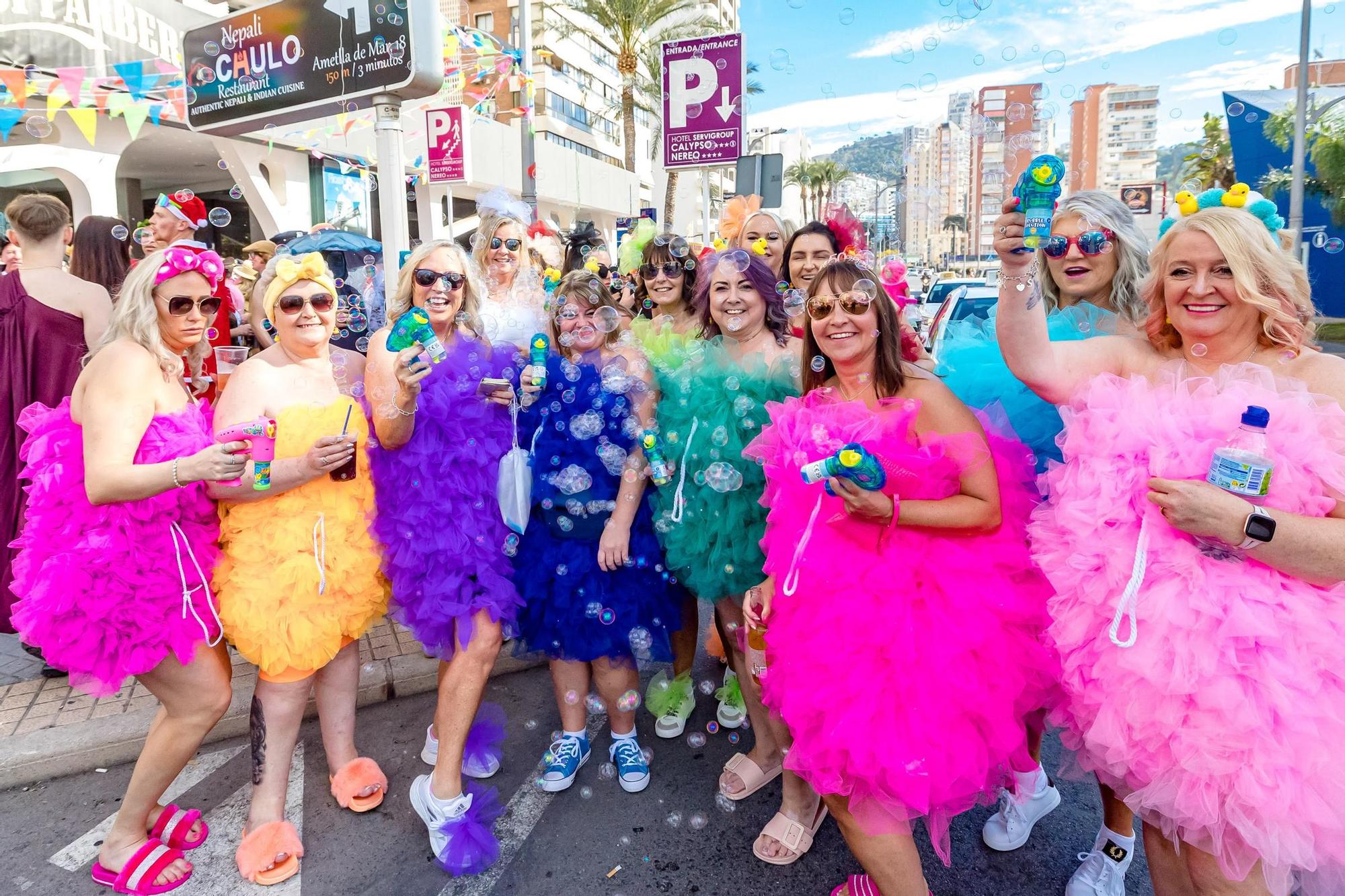 Así celebran los británicos la Fancy Dress Party 2023 en Benidorm