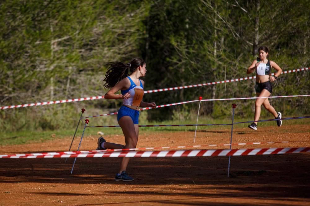 El circuito de cross de Buscastell acogió este sábado la primera prueba de campo a través de la temporada en Ibiza para categorías inferiores