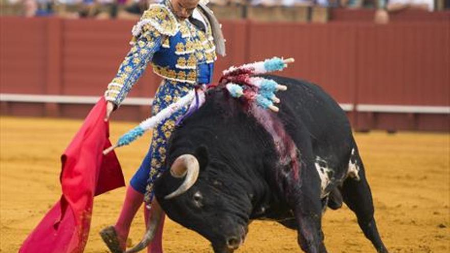 El palco ningunea a Manzanares