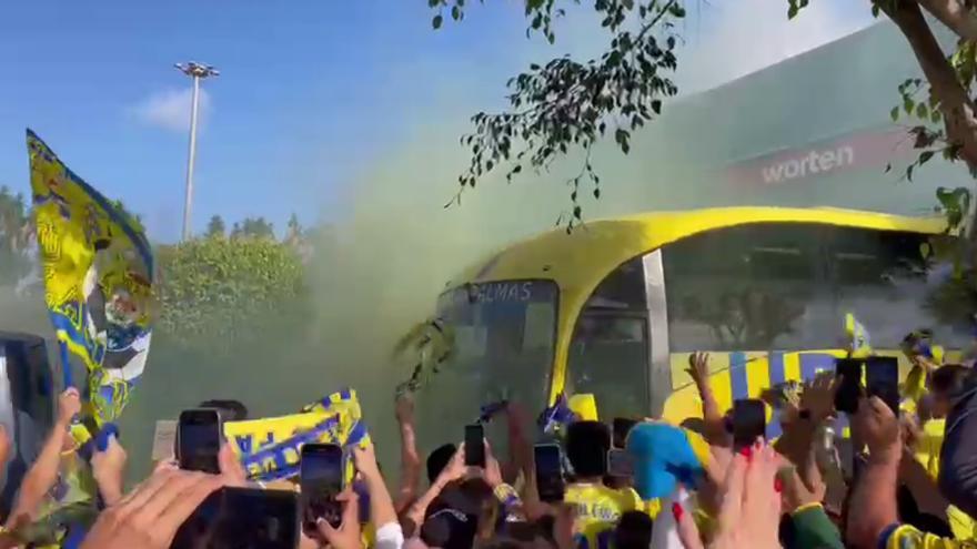 Recibimiento a la UD Las Palmas en el Fondos del Segura