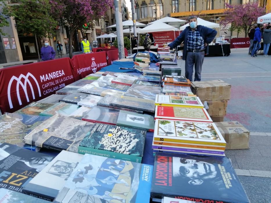 Parades a Manresa per celebrar Sant Jordi 2021