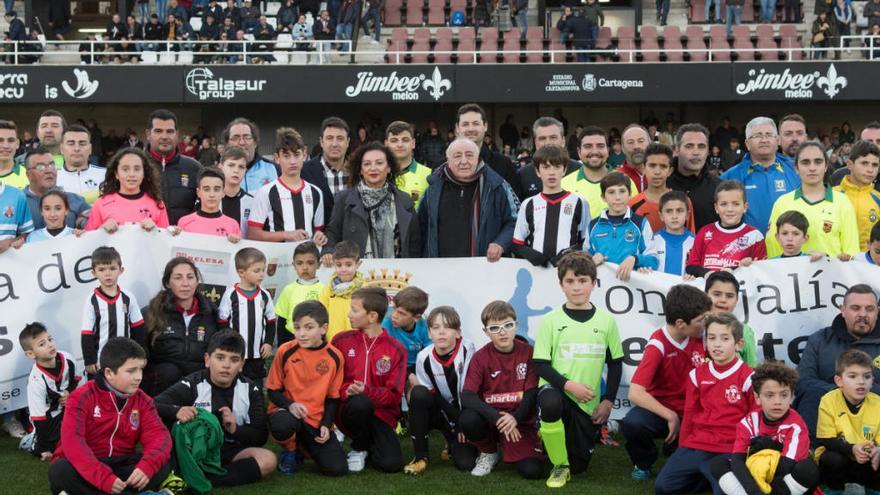 Duelo por el primer puesto en categoría infantil entre AD La Isla y La Palma