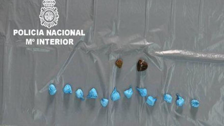 Detenido un joven en la calle Núñez de Balboa con 33 dosis de cocaína