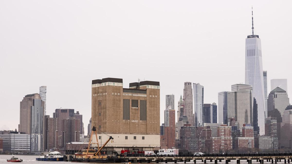 Cinco españoles muertos al caer un helicóptero en el río Hudson de Nueva York, según el alcalde