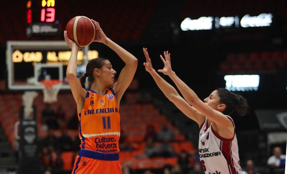 Partido entre el Valencia Basket y el Lointek Gernika