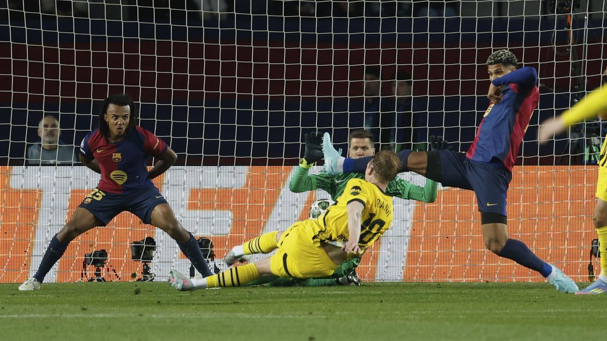 Barça - Atalanta : El gol de Araujo