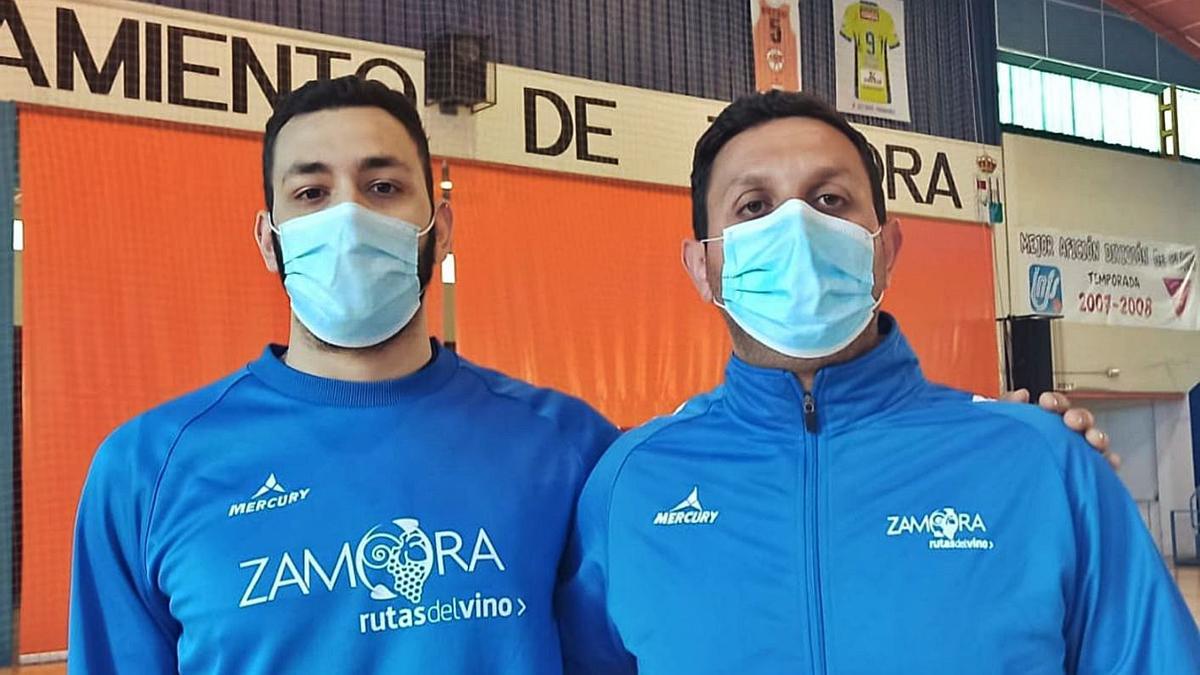 Mendieta y Margareto, antes del entrenamiento en el Ángel Nieto. | Cedida