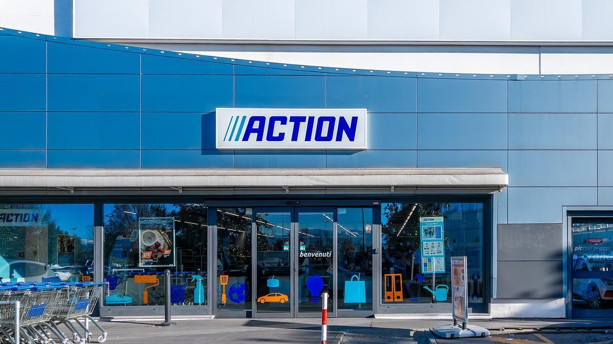 Mañana habrá colas kilométricas en Action para conseguir la percha anti condensación para la ropa más barata del mercado: olor a nuevo sin lavar por menos de 1 euro