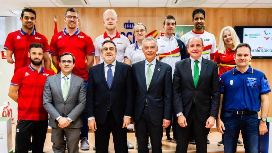 Imagen de la entrega de las becas de la Fundación Iberdrola en la sede del Cosejo Superior de Deportes.