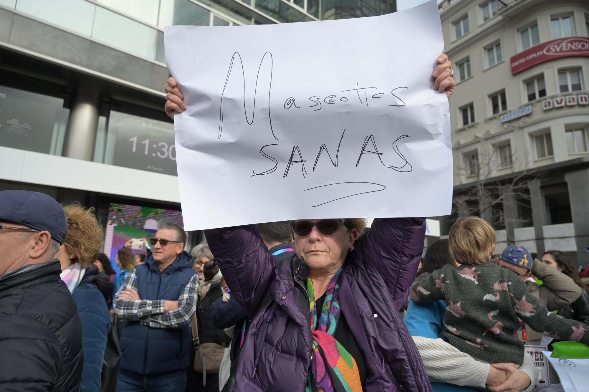 Protesta de veterinarios contra el nuevo decreto del Gobierno que regula el uso de medicamentos