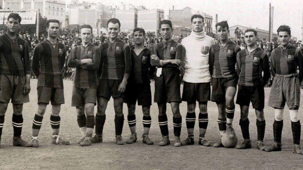 El equipo campeón. De izquierda a derecha: Sancho, Coma, Sesúmaga, Vicenç Martínez, Plaza, Alcántara, Zamora, Samitier, Vinyals, Torralba y Galicia