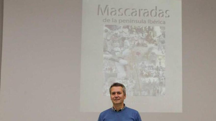 Óscar J. González, antes de su intervención.