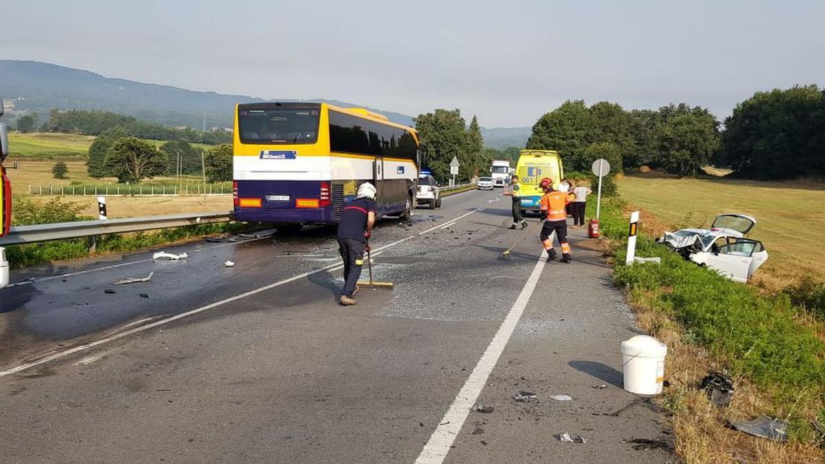 Dos heridos en los accidentes de Silleda y Dozón | BOMBEIROS DE DEZA