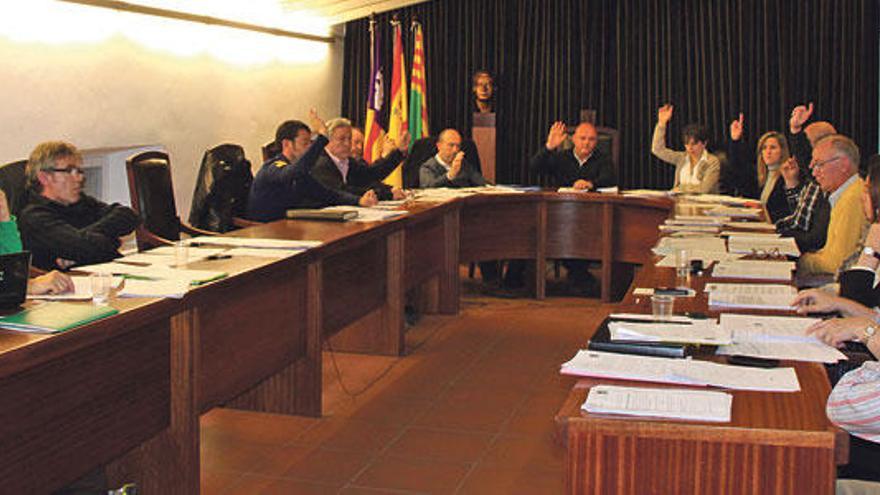 Los ediles, durante el pleno celebrado el jueves.