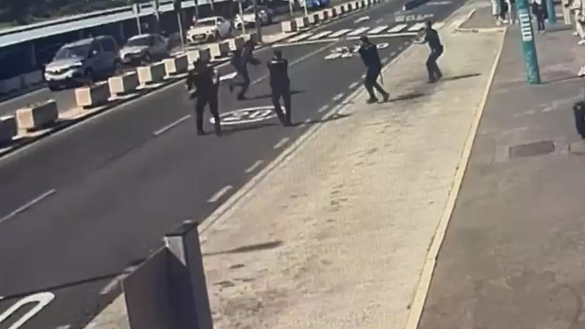 Así fue el tiroteo en el aeropuerto de Gran Canaria para detener al asaltante con un cuchillo