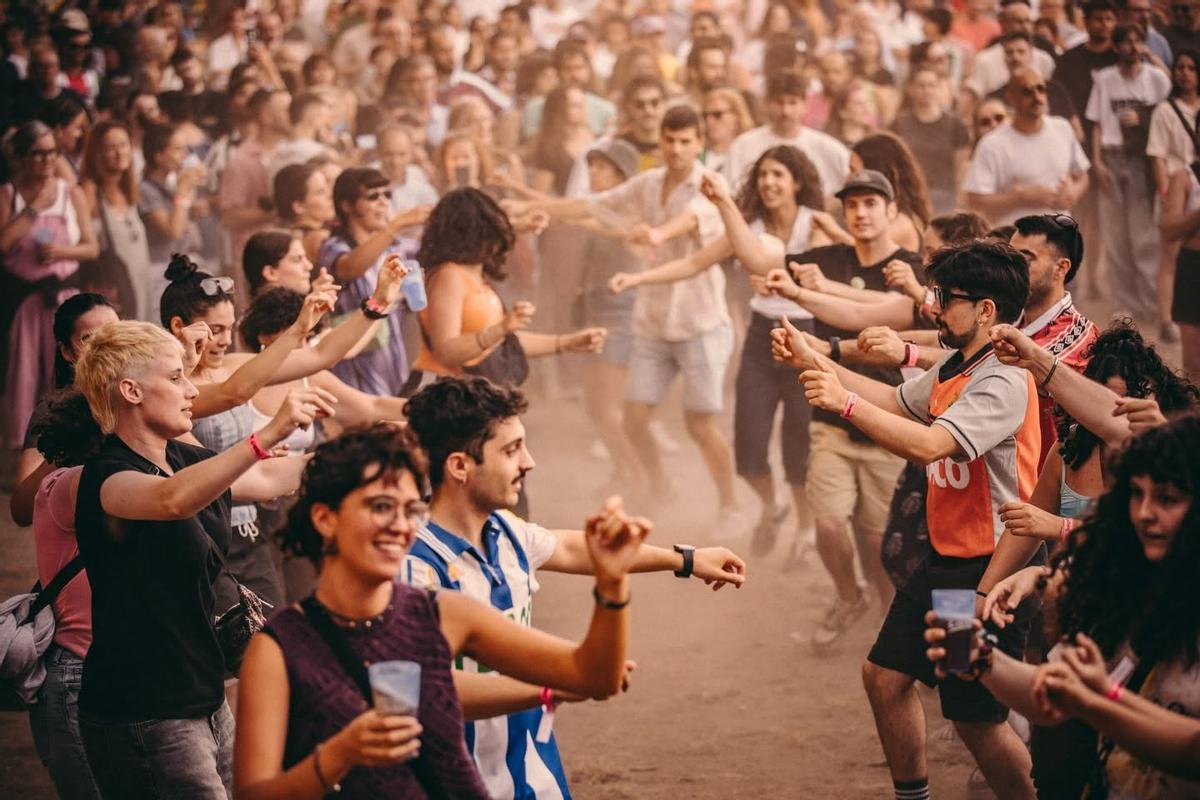 El grupo Treixadura puso al público a bailar en el Festival das Carrilanas.