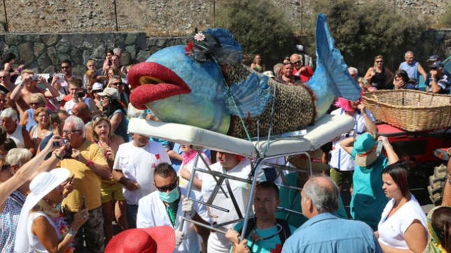 La sardina fue rescatada ayer por los turistas en la Charca de Maspalomas. | lp / dlp