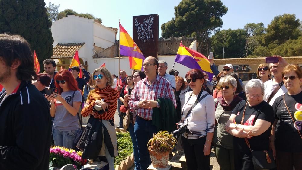 Homenaje a los fusilados del franquismo en el cementerio de Paterna