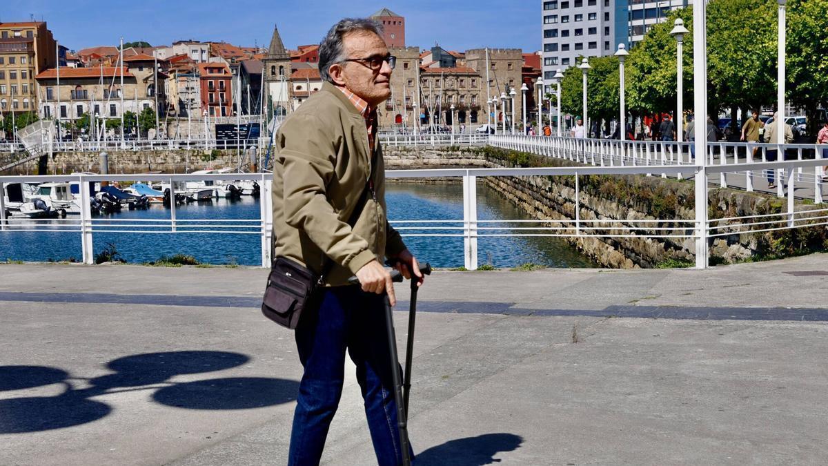 Javier Mateos, el gijonés que convive con la neurofibromatosis: "Tuve que aprender a andar de nuevo con 16 años"
