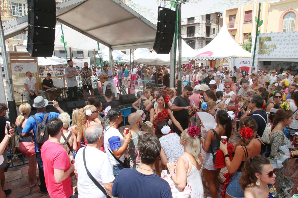 Calles llenas y mucho ambiente en el primer sábado de la feria.