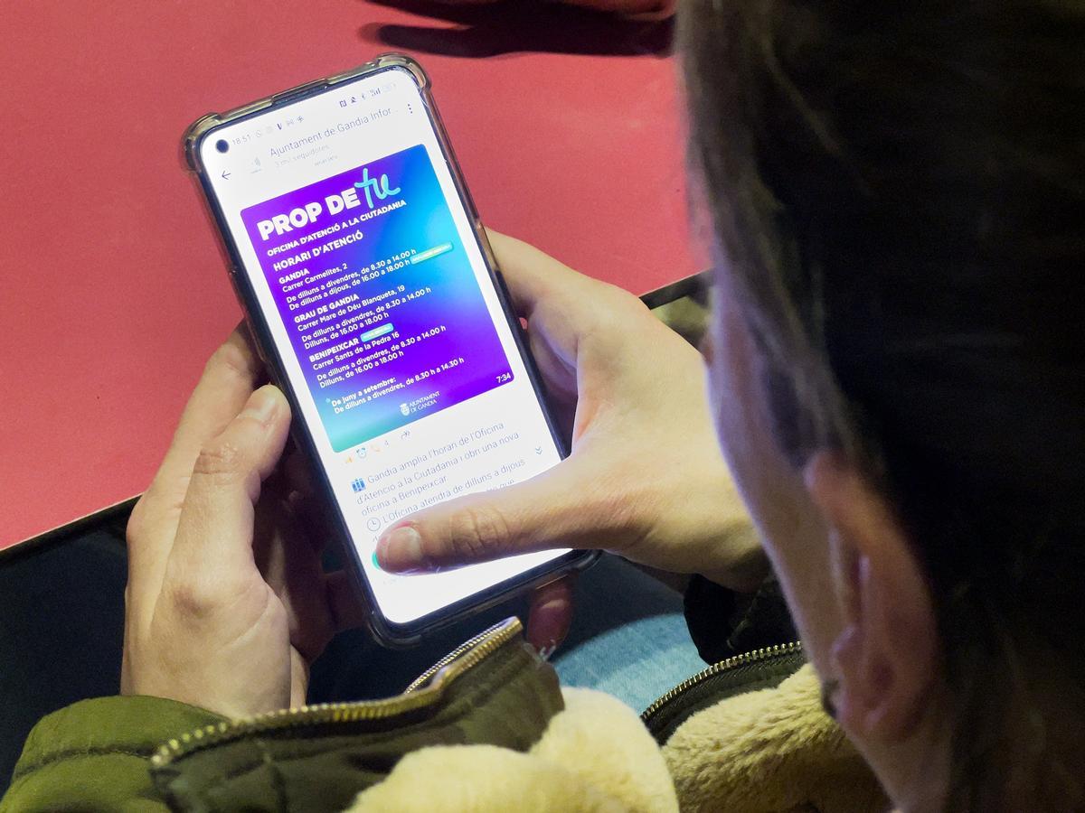 Un usuario consulta "Canal Gandia"