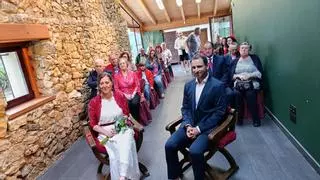Boda rojiblanca en Llanera: "Siempre dije que si me casaba lo haría con los colores del Sporting"