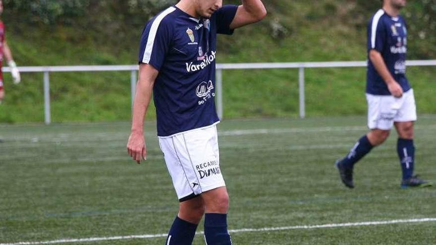 Alberto se lamenta tras recibir un gol. // Bernabé