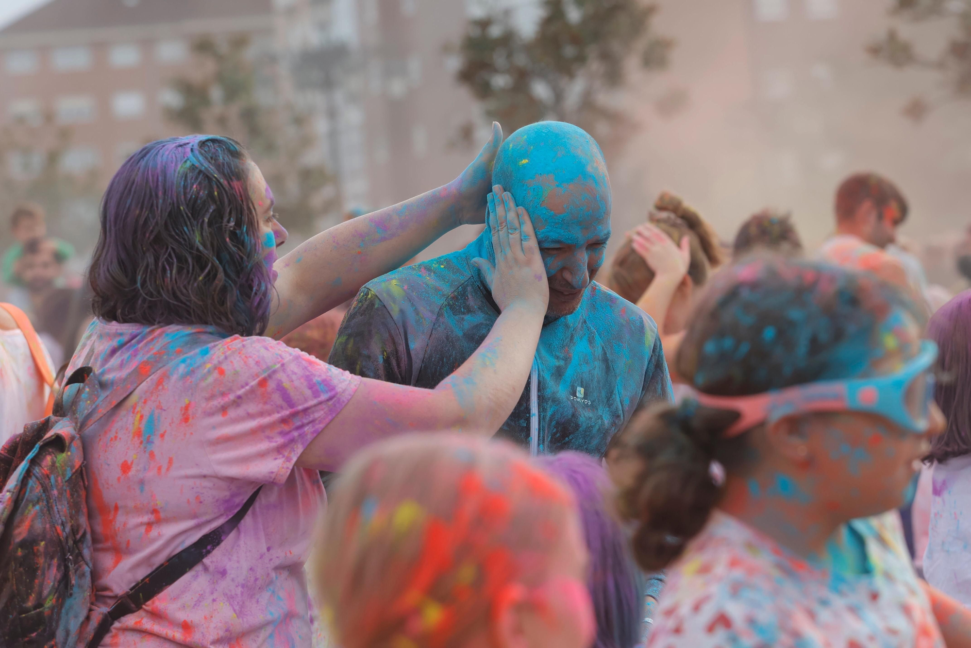 EN IMÁGENES: Así fue la "Holi party" de San Mateo en La Corredoria