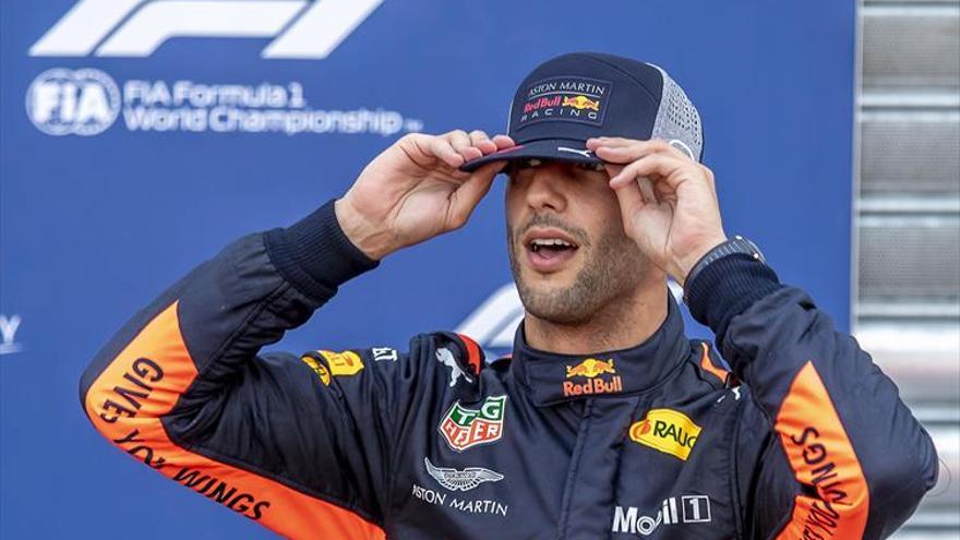 Ricciardo firma la ‘pole’ por delante de Vettel y Hamilton