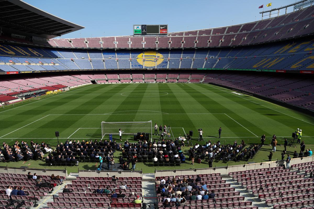 Colocación de la primera piedra del futuro Camp Nou