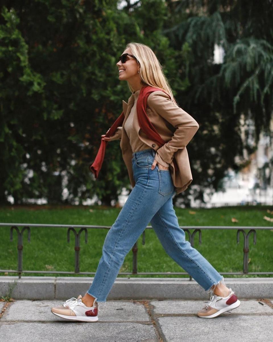 Lucía Bárcena con las zapatillas Salamanca de Hoff