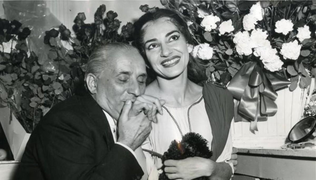 zentauroepp26999860 el industrial italiano battista meneghini besa la mano de su180502171104