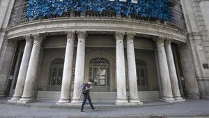 El teatro Coliseum de Barcelona, cerrado durante el estado de alarma por el covid.