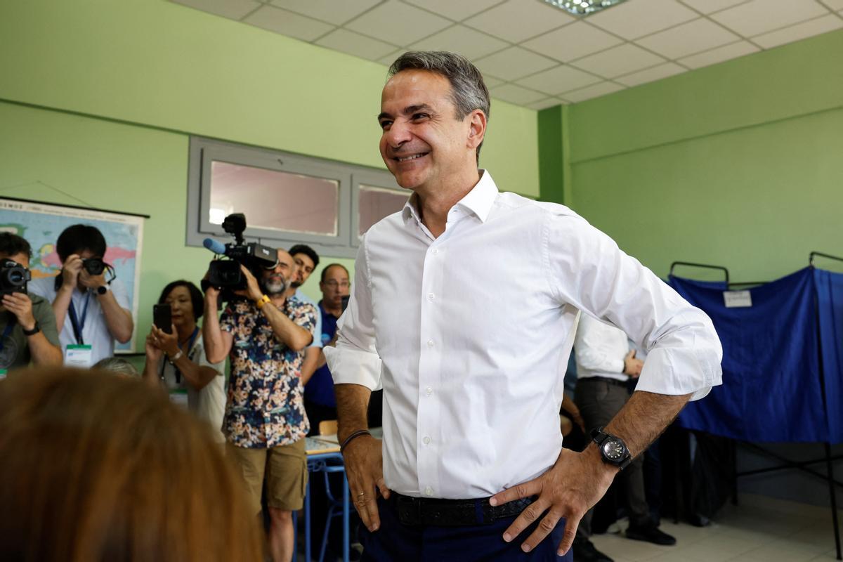 Kyriakos Mitsotakis vota en las elecciones de Grecia