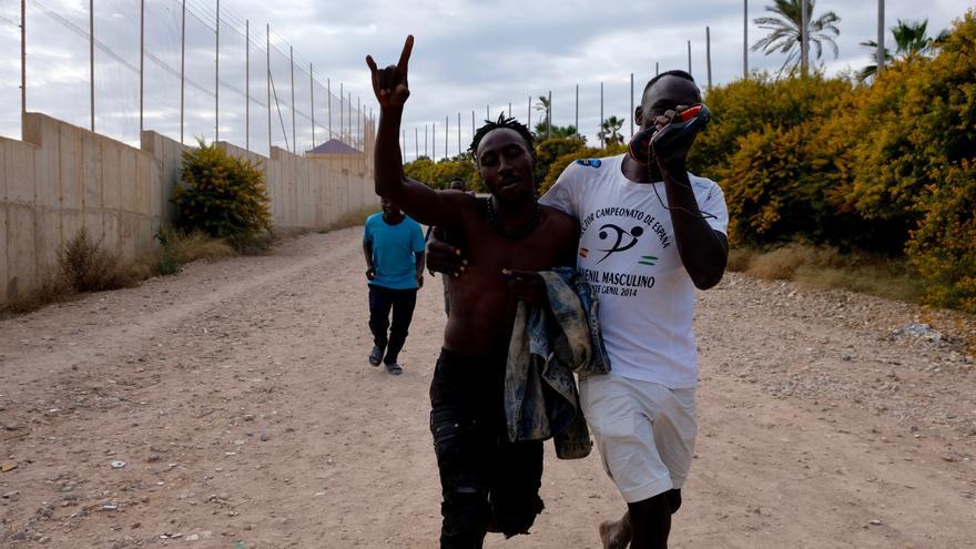 ONG exigeixen que s&#039;investiguin les morts de migrants després de l&#039;intent del salt massiu de la tanca de Melilla