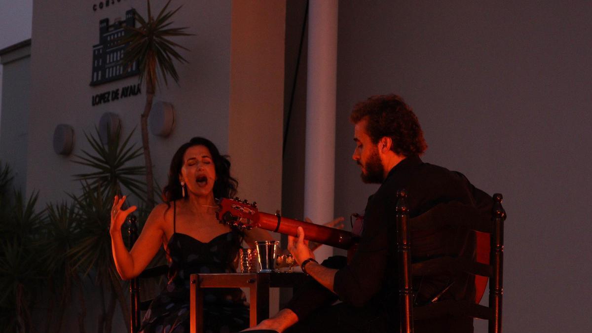 Video | La ‘Ofrenda’ flamenca de Alba Carmona y Jesús Guerrero en Badasom