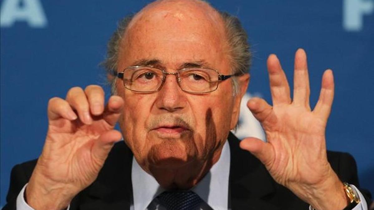 Joseph Blatter, contra la UEFA