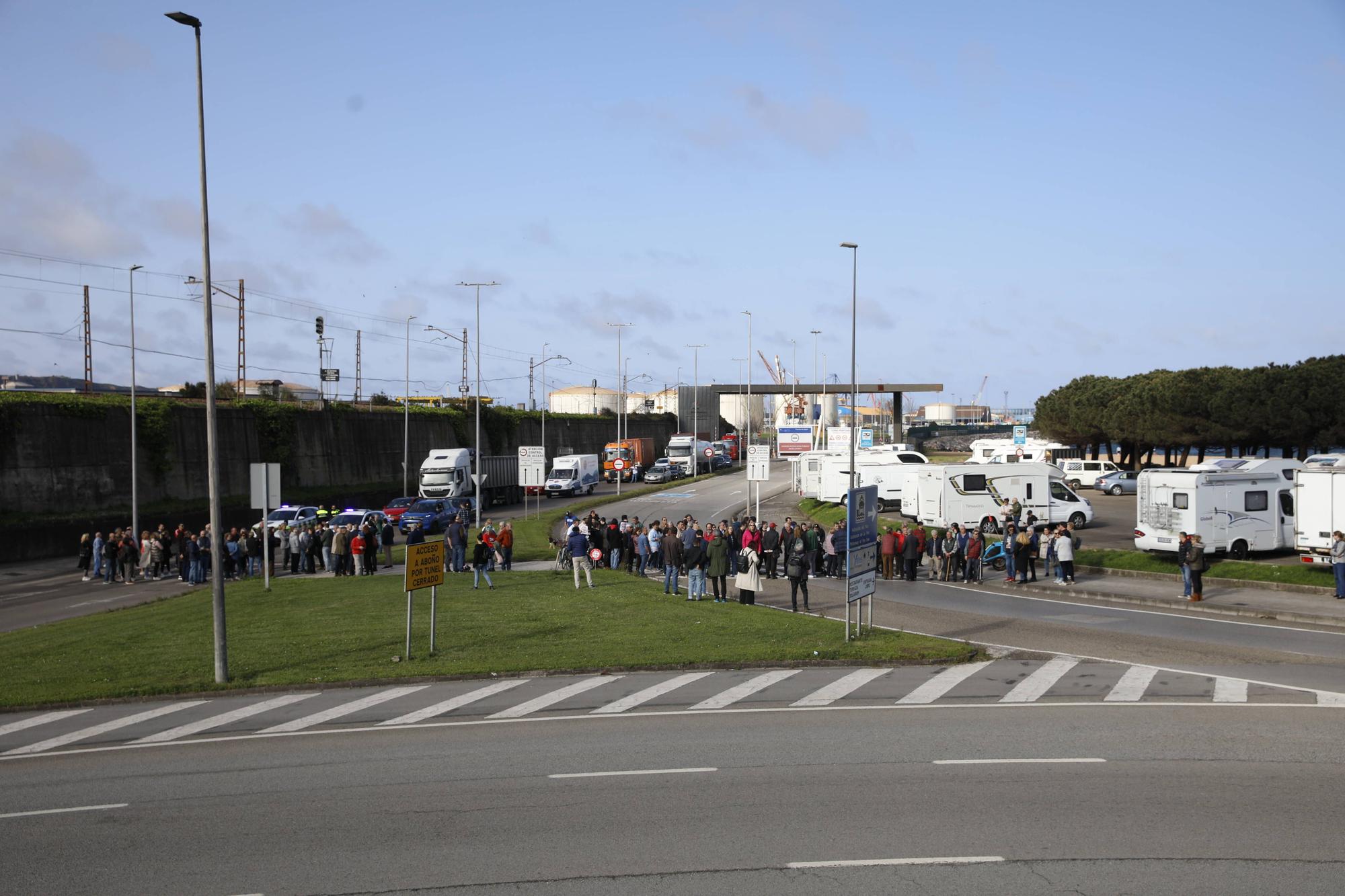 Gijón inicia las movilizaciones tras el enésimo fiasco con el vial de Jove